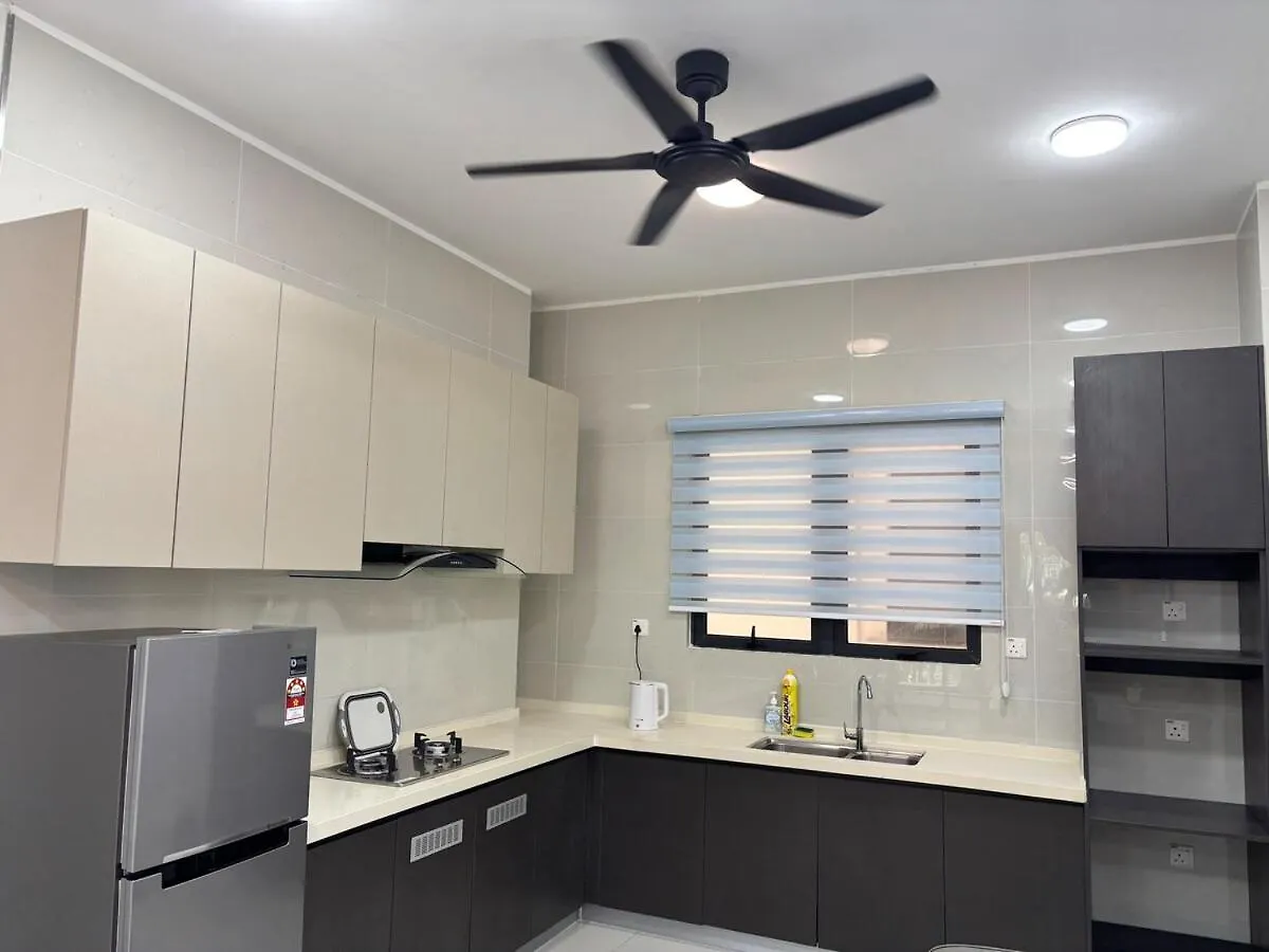 Pool View 3 Bedroom & 3 Bathroom Whole Unit Johor Bahru Apartment