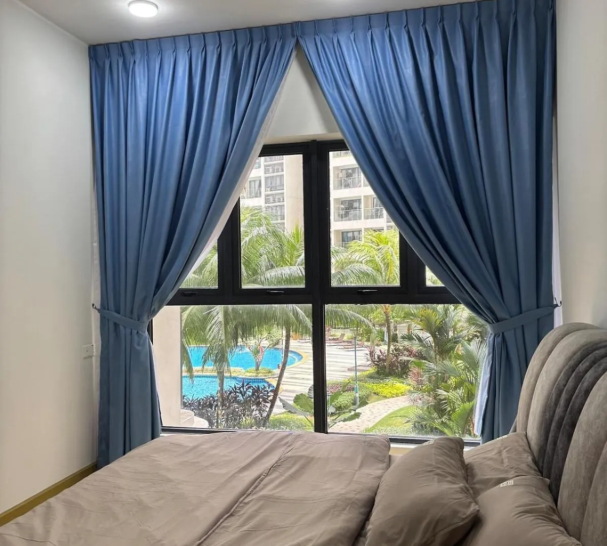 Pool View 3 Bedroom & 3 Bathroom Whole Unit Johor Bahru 0*,  Malaysia