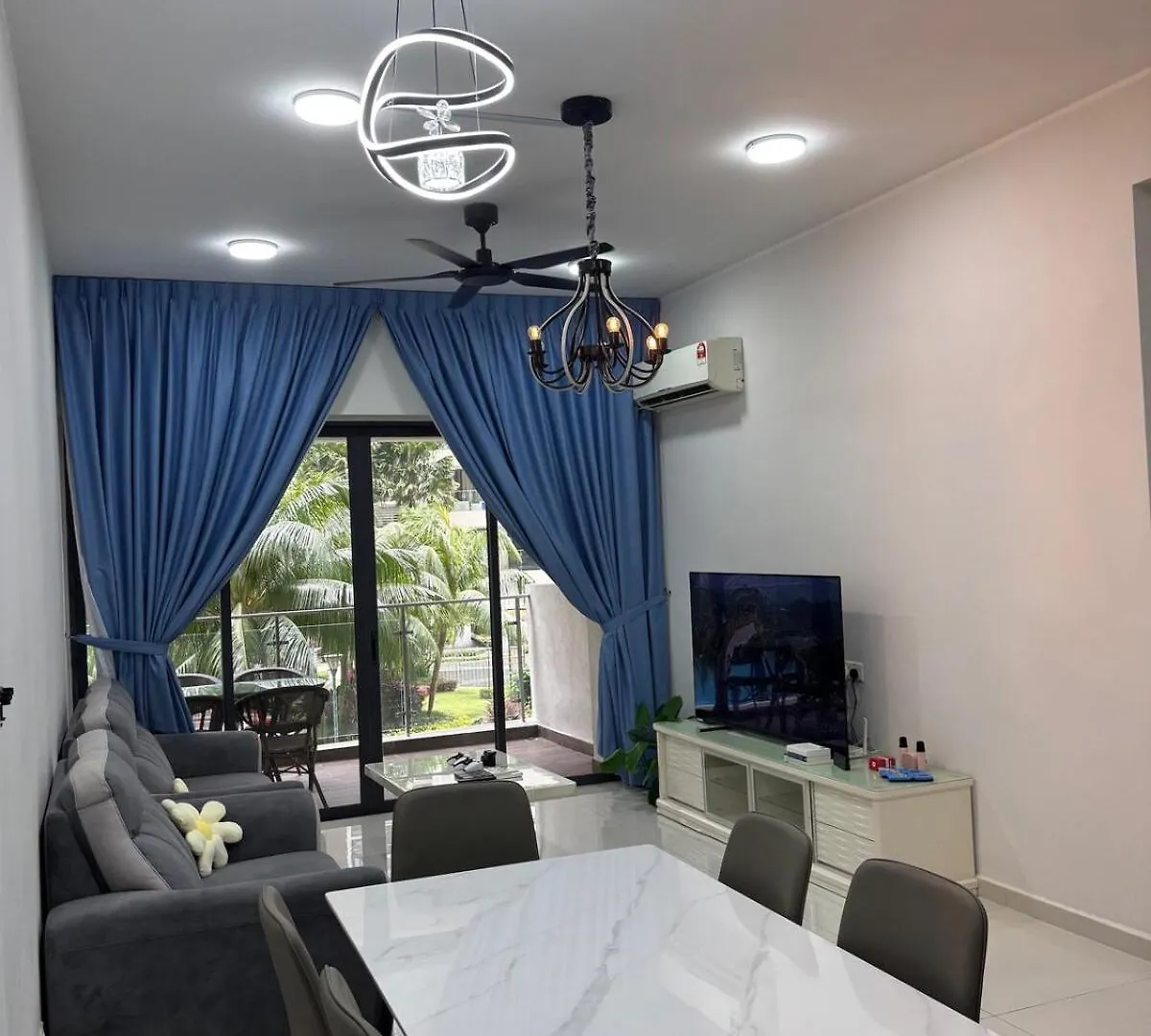 Pool View 3 Bedroom & 3 Bathroom Whole Unit Johor Bahru