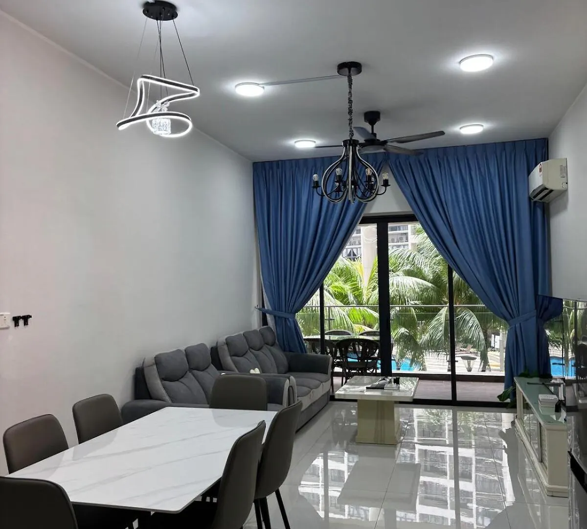 Pool View 3 Bedroom & 3 Bathroom Whole Unit Johor Bahru Apartmán