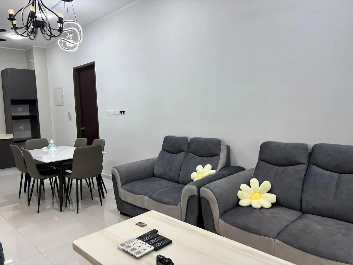 Pool View 3 Bedroom & 3 Bathroom Whole Unit Johor Bahru
